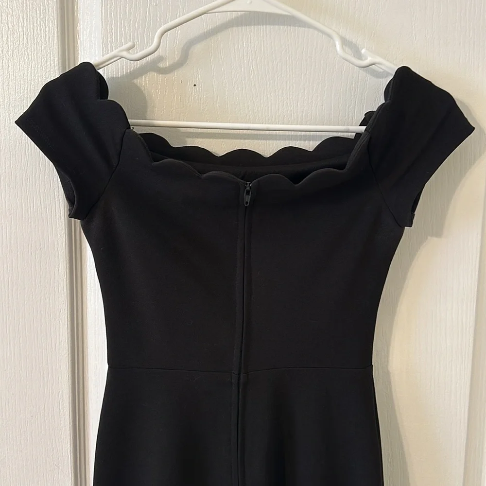 Black dress - Picture 2 of 4